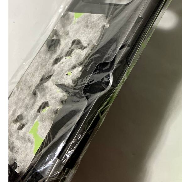 Galaxy s10+ Screen Protector and phone case with card holder - Picture 3 of 4